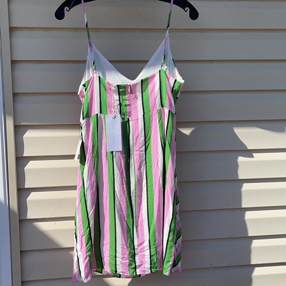 Lush mini dress - Picture 2 of 3